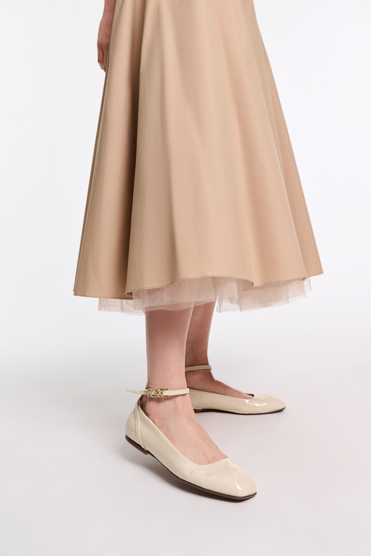 Dorothee Schumacher Patent leather ballerinas with ankle strap ivory