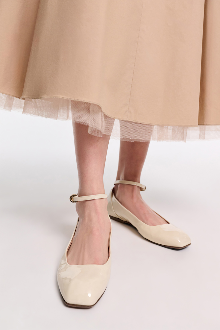 Dorothee Schumacher Patent leather ballerinas with ankle strap ivory