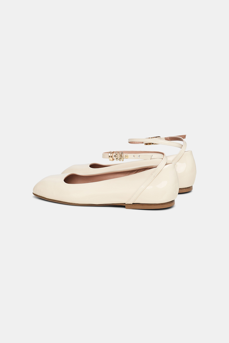 Dorothee Schumacher Patent leather ballerinas with ankle strap ivory