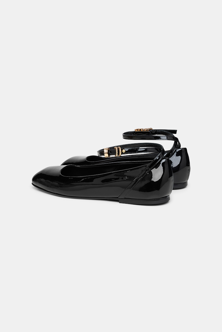 Dorothee Schumacher Patent leather ballerinas with ankle strap pure black