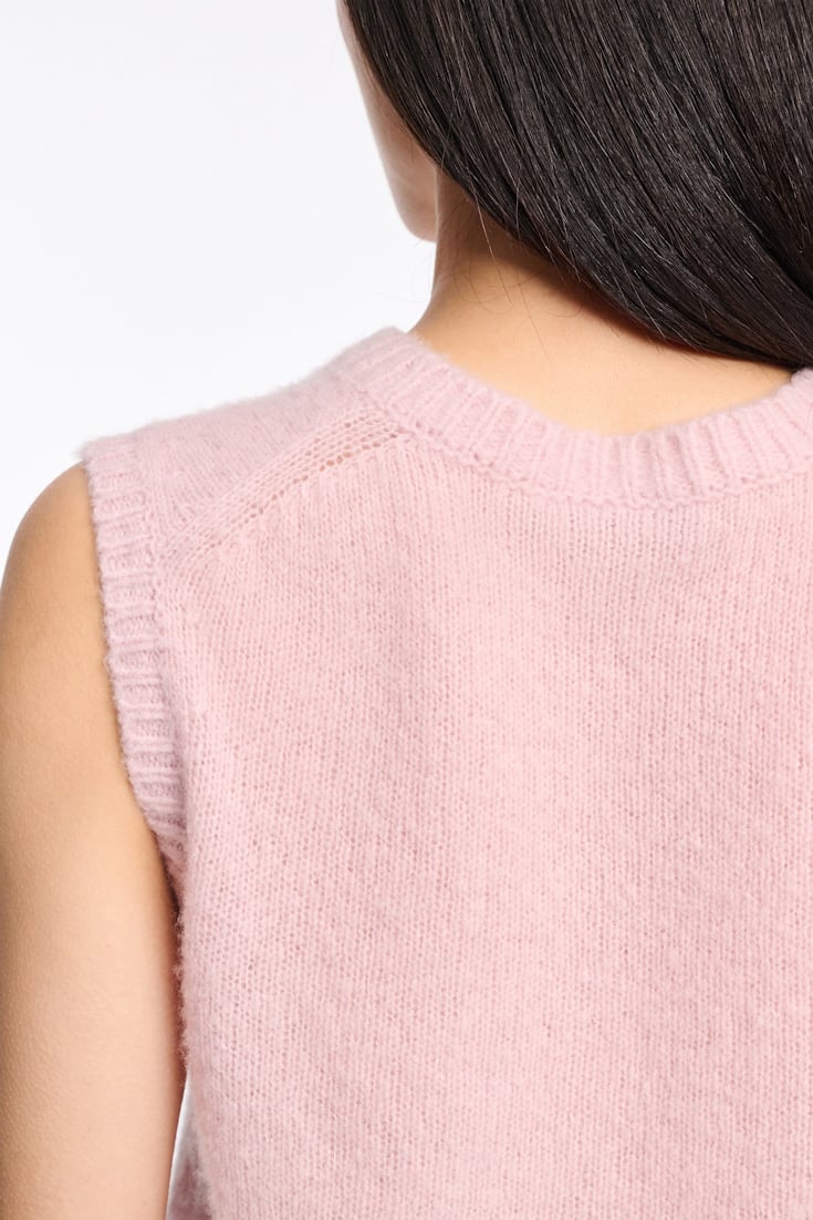 Dorothee Schumacher New cashmere knit shell light pink