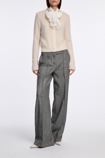 Dorothee Schumacher Cardigan mit Rundhalsausschnitt camellia white