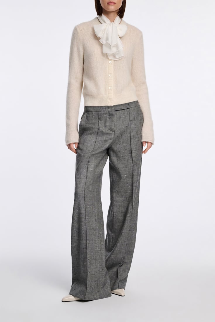 Dorothee Schumacher Cardigan mit Rundhalsausschnitt camellia white