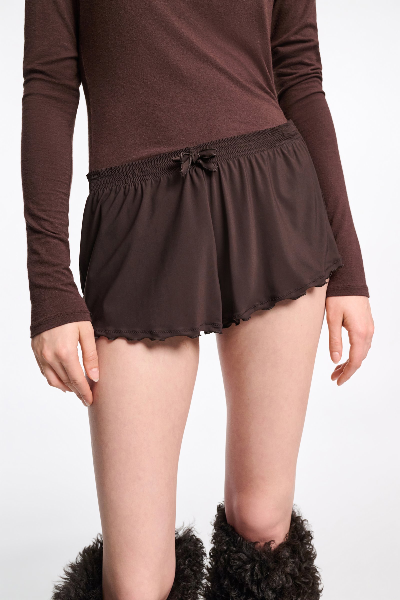 Dorothee Schumacher Lingerie-Shorts aus technischem Jersey black chocolate