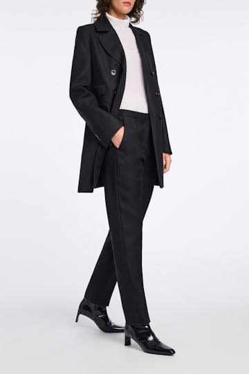 Dorothee Schumacher Longsleeve mit Rollkragen aus leichtem, technischem Jersey camellia white