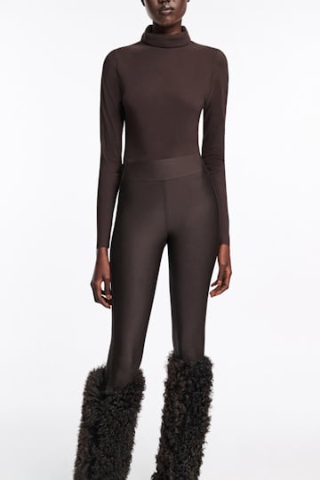 Dorothee Schumacher Longsleeve mit Rollkragen aus leichtem, technischem Jersey black chocolate