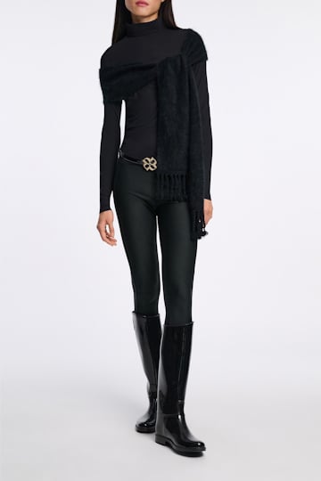 Dorothee Schumacher Longsleeve mit Rollkragen aus leichtem, technischem Jersey pure black