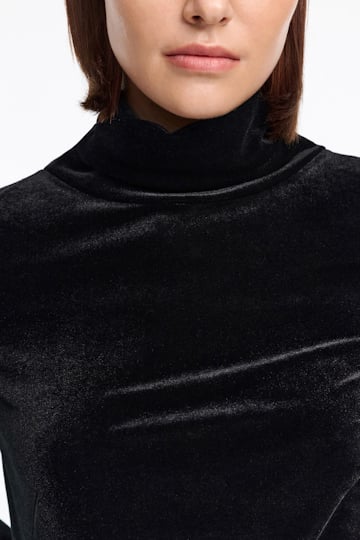 Dorothee Schumacher Rollkragentop aus Stretch-Samt pure black