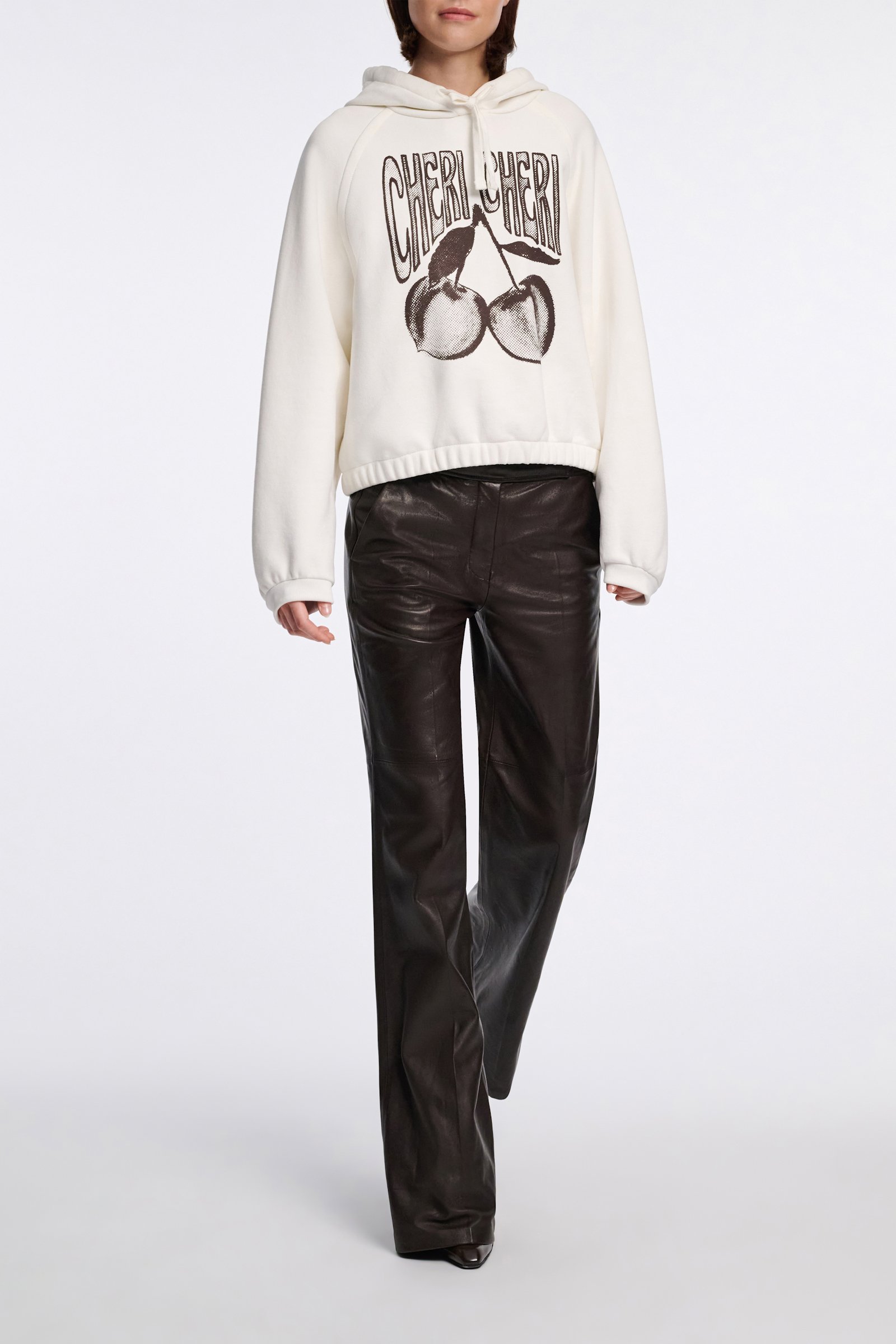 Dorothee Schumacher Hoodie mit "CHERI CHERI" Print camellia white
