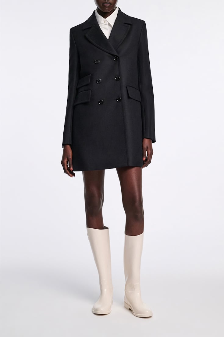 Dorothee Schumacher Short coat in virgin wool pure black