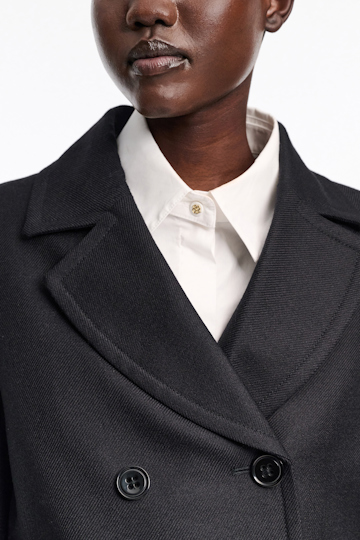 Dorothee Schumacher Short coat in virgin wool pure black