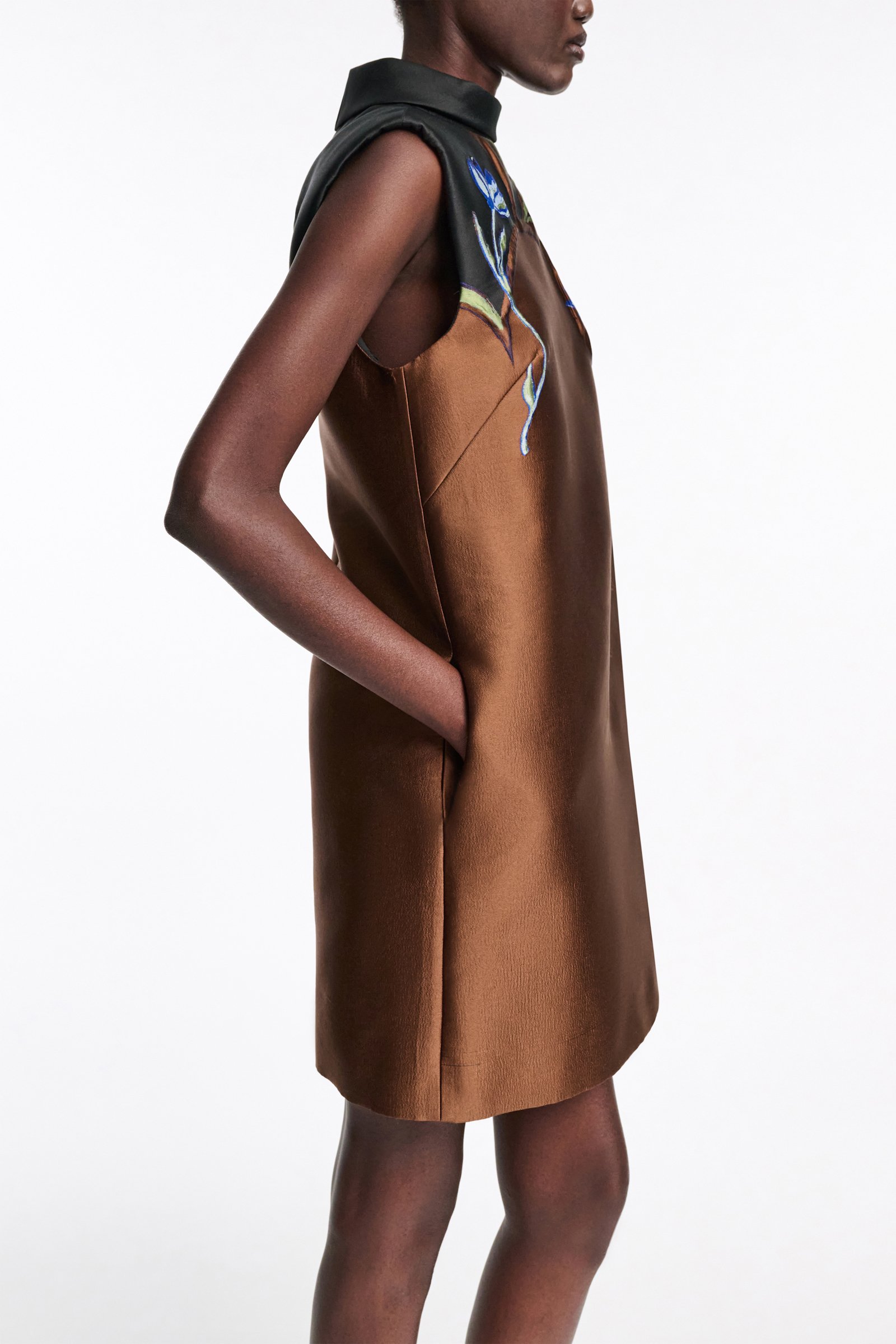 Dorothee Schumacher Shiftkleid aus dreidimensionalem Cloque-Jacquard caramel black