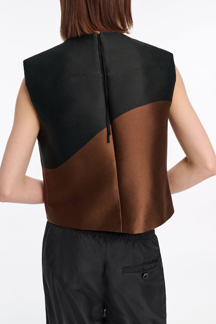 Dorothee Schumacher Top aus dreidimensionalem Cloque-Jacquard caramel black