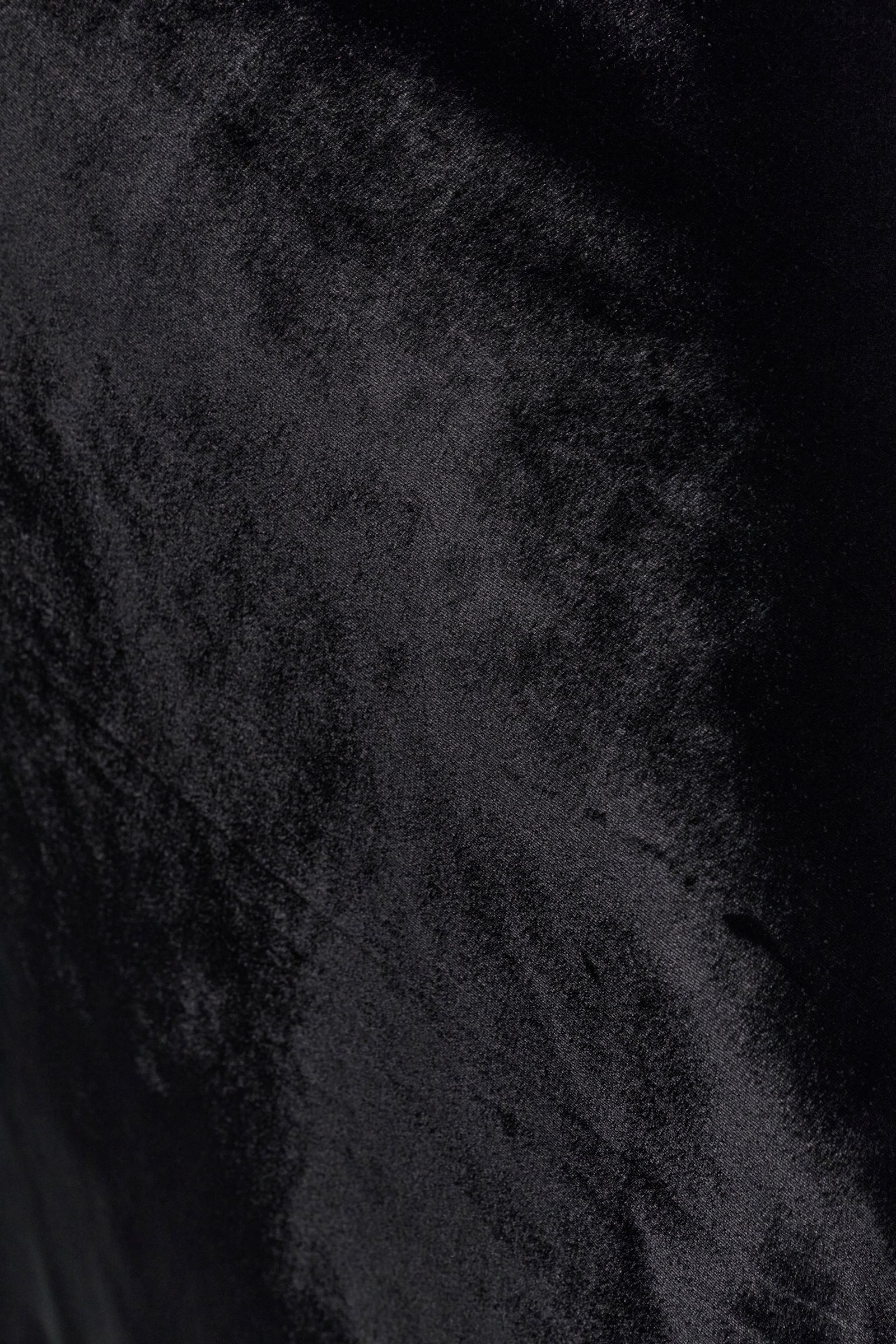 VELVET WHISPER skirt Dorothee Schumacher Bias-Cut Midi Rock aus Spiegelsamt pure black