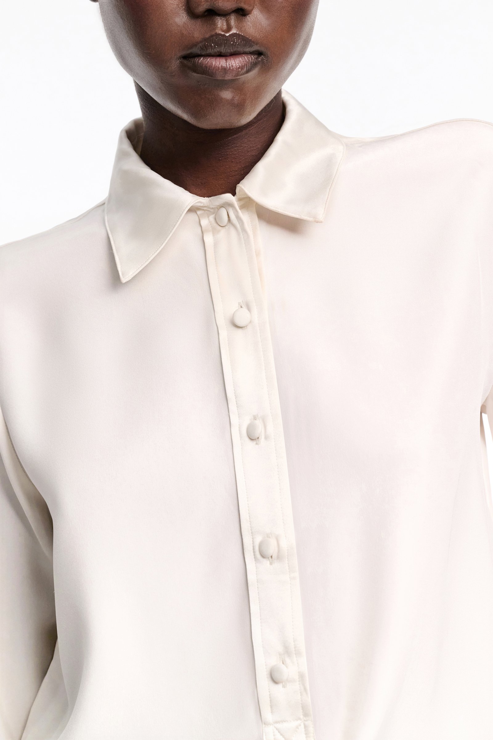 Dorothee Schumacher Popover blouse in silk satin eggshell