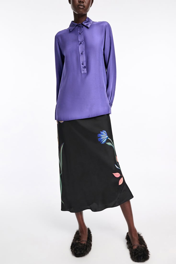 Dorothee Schumacher Bluse aus Seidensatin mit Polokragen iris
