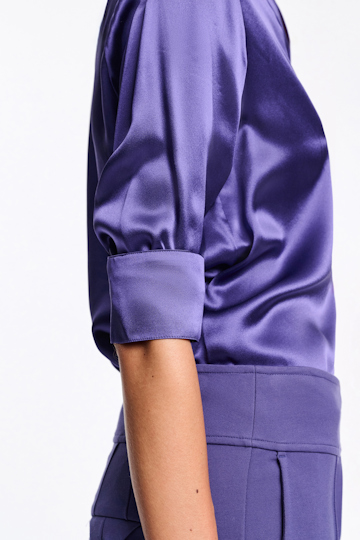 Dorothee Schumacher Popover blouse in silk satin iris