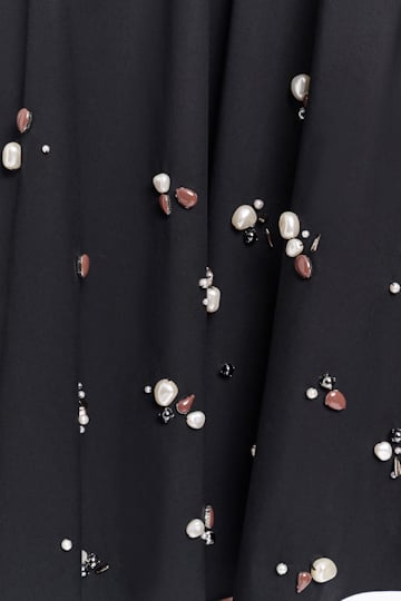 Dorothee Schumacher Von Hand bestickter Tellerrock pure black