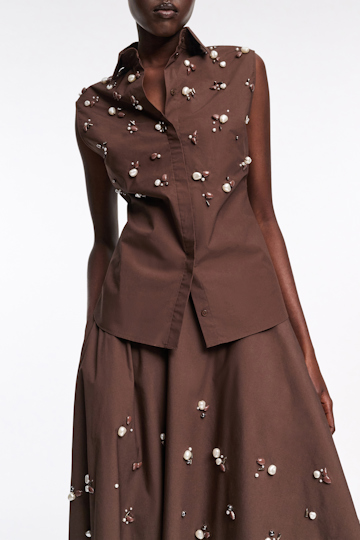 Dorothee Schumacher Von Hand bestickte, ärmellose Bluse chocolate