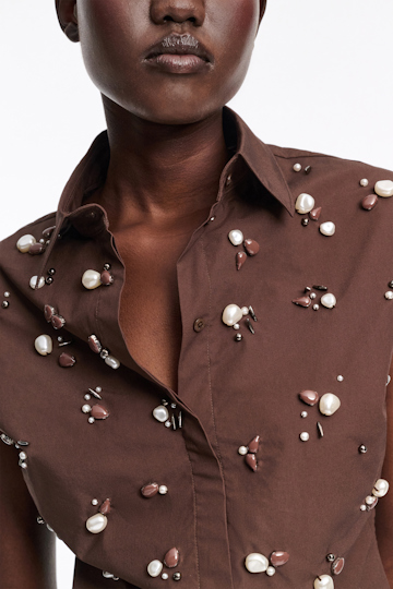 Dorothee Schumacher Von Hand bestickte, ärmellose Bluse chocolate