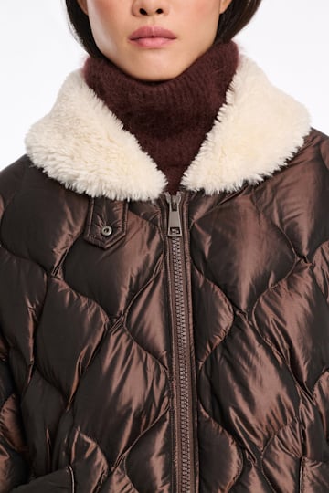 Dorothee Schumacher Down jacket with faux fur collar chocolate