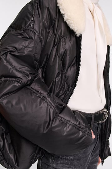 Dorothee Schumacher Down jacket with faux fur collar pure black