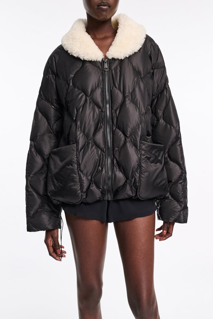 Dorothee Schumacher Daunenjacke mit Teddykragen pure black