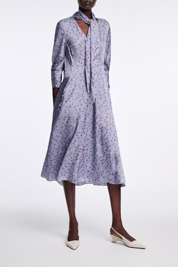 Dorothee Schumacher Midi-Kleid aus gehämmertem Satin Baby Blossom blue