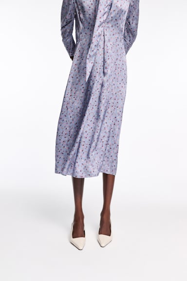 Dorothee Schumacher Midi-Kleid aus gehämmertem Satin Baby Blossom blue