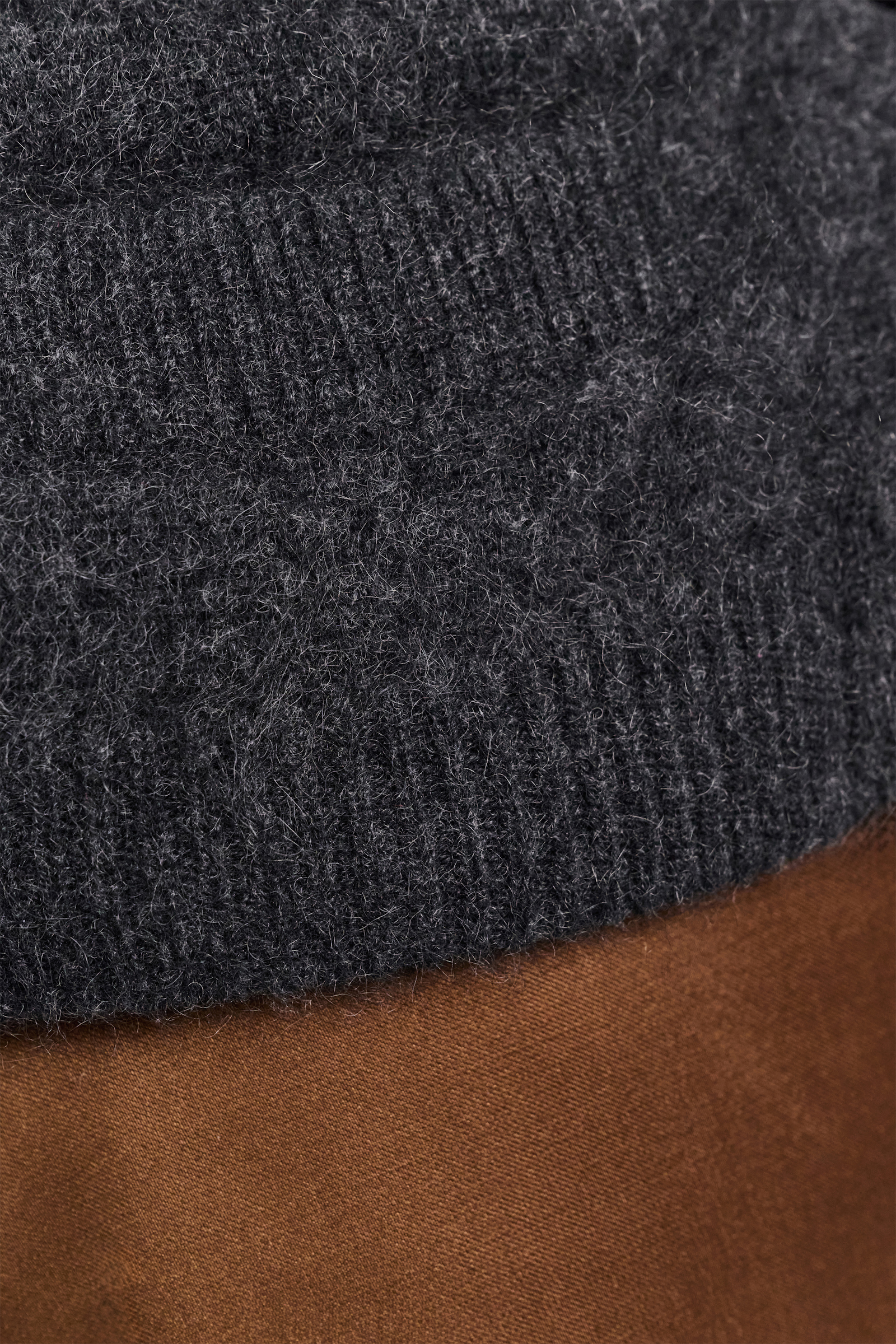 Dorothee Schumacher Fluffy Cardigan aus Merino und Kaschmir charcoal melange