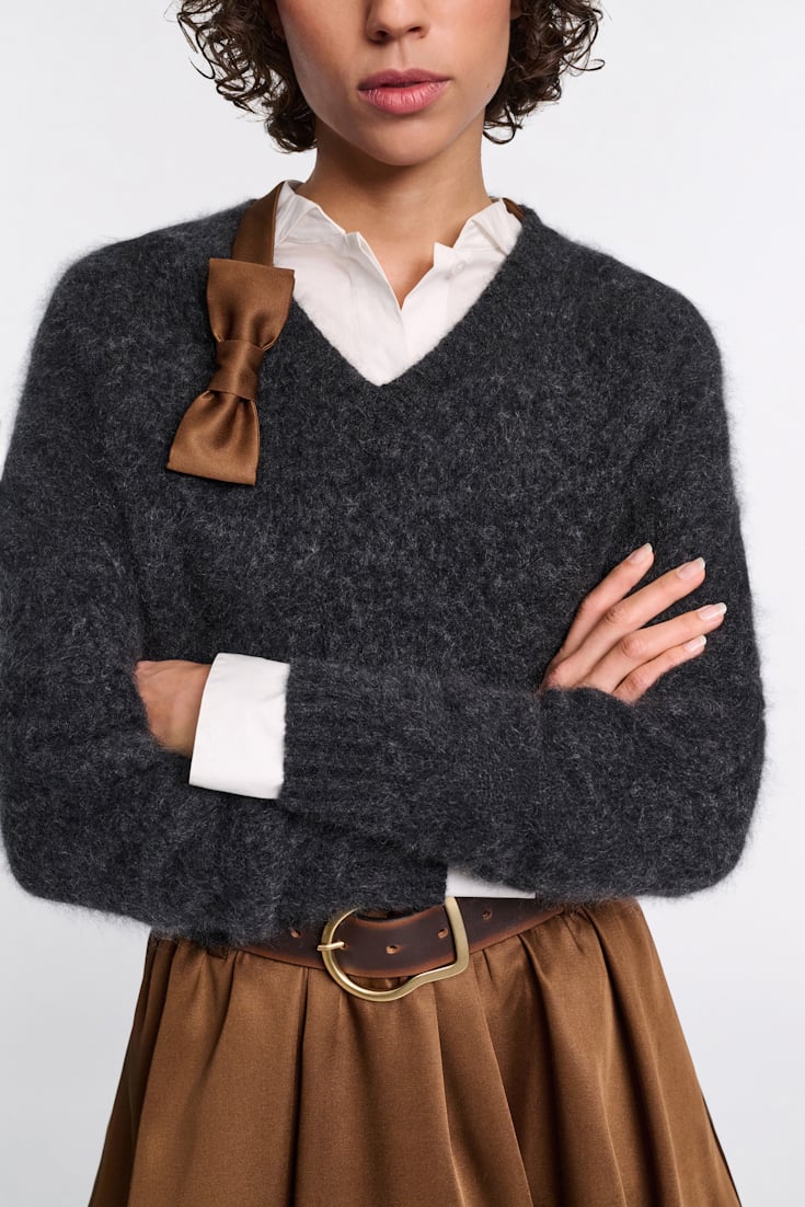 Dorothee Schumacher Fluffy Pullover mit V-Ausschnitt charcoal melange