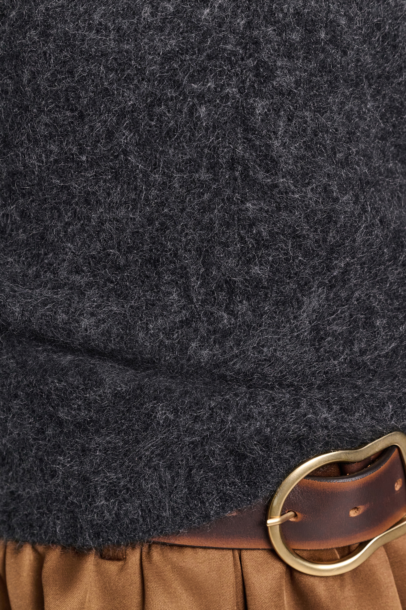 Dorothee Schumacher Fluffy Pullover mit V-Ausschnitt charcoal melange