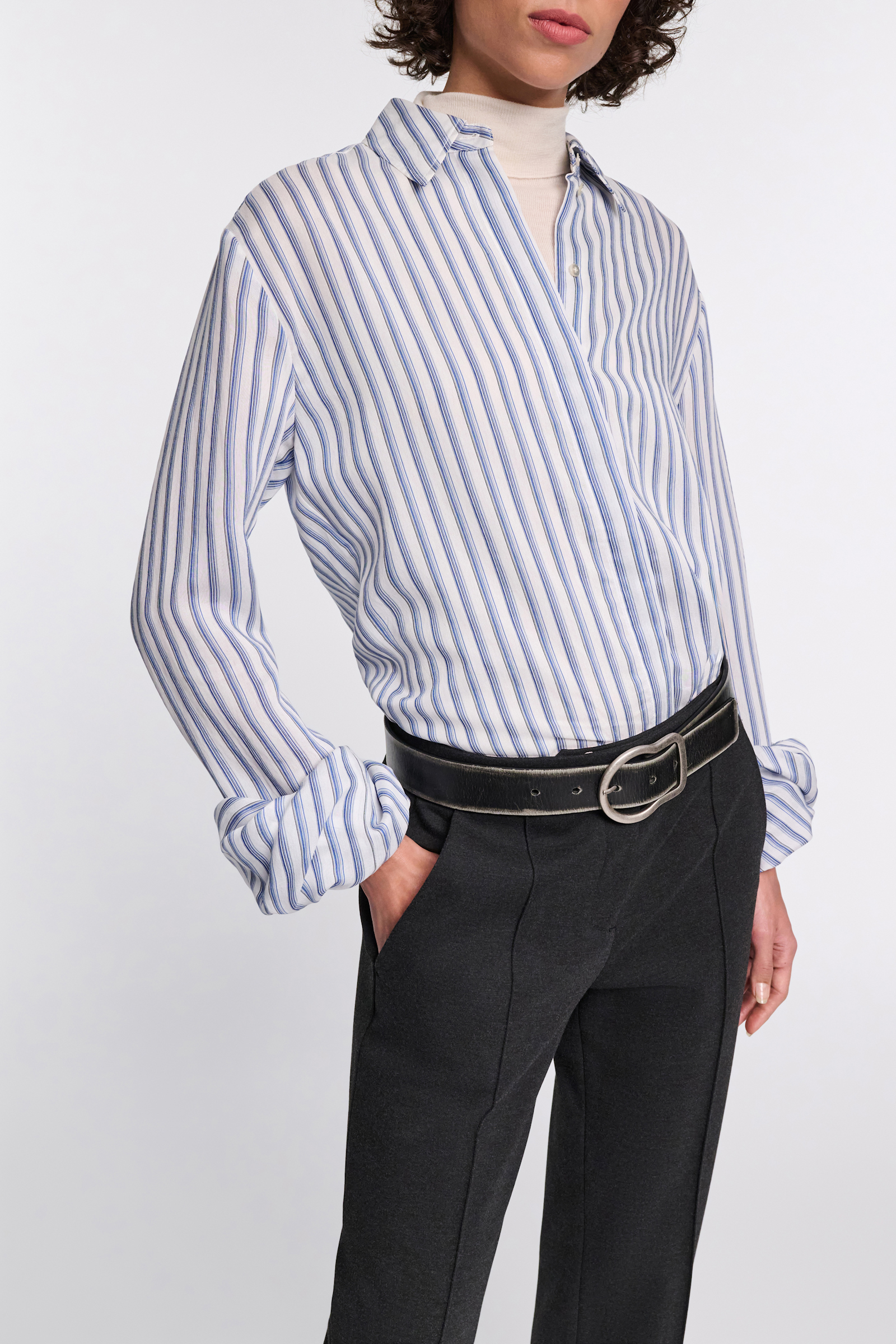 Dorothee Schumacher Bluse aus gestreiftem Organdy Voile mit Ballon-Cuff Detail white sky mix