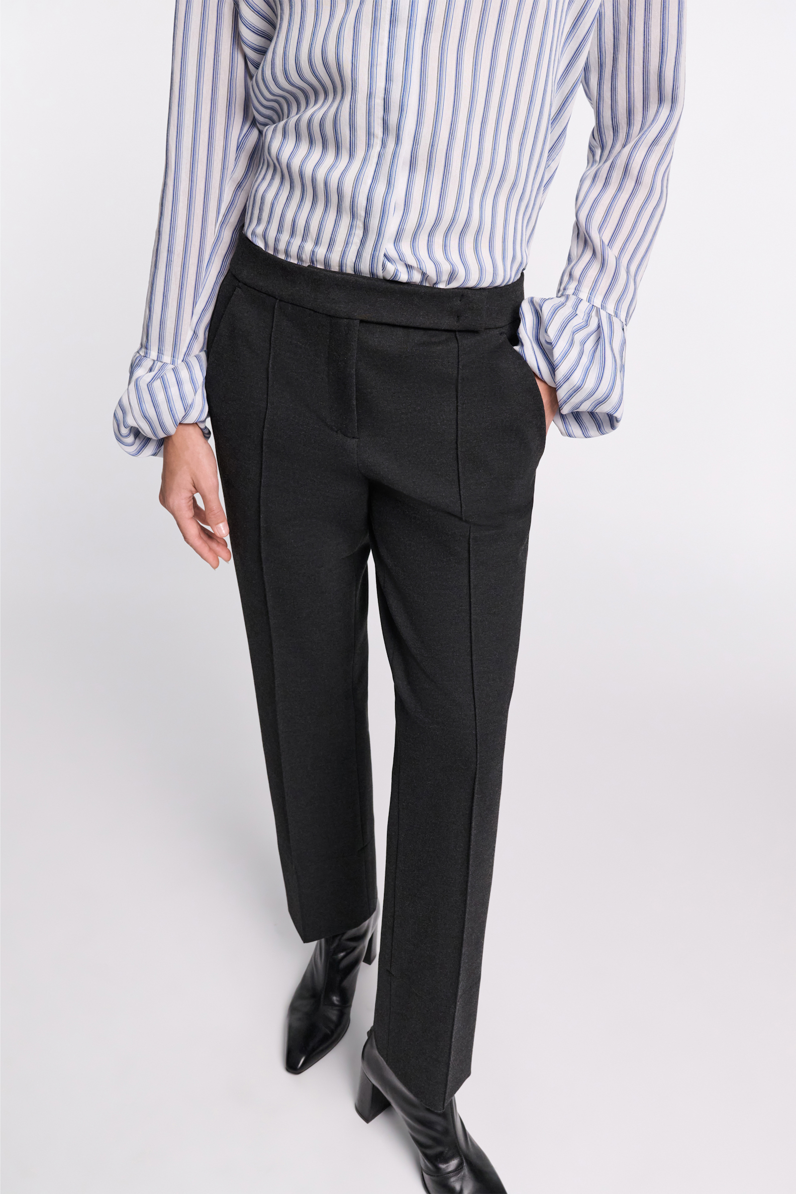 Dorothee Schumacher Hose mit schmalem Bein aus Punto Milano charcoal melange