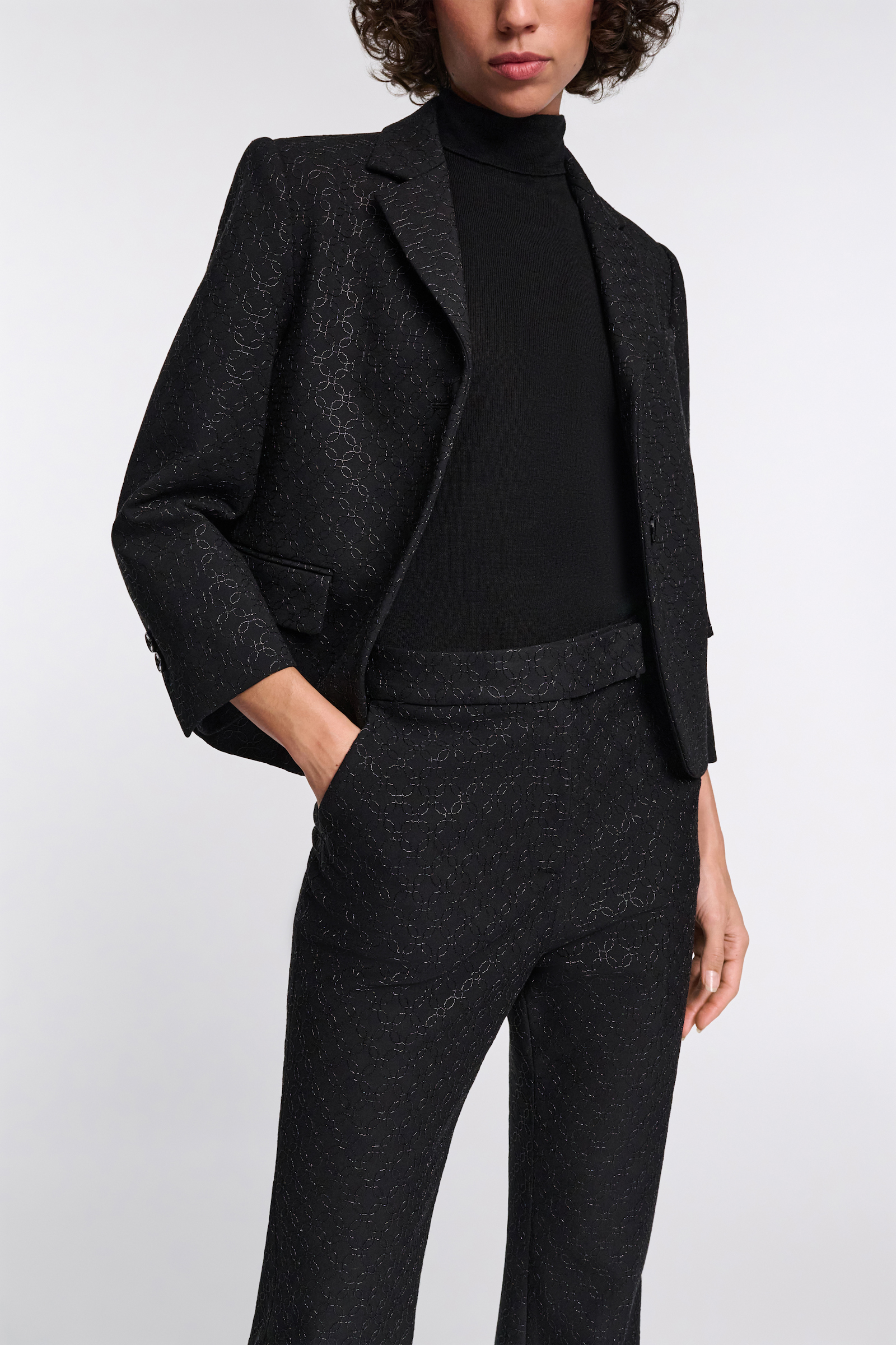 Dorothee Schumacher Mini-Blazer aus besticktem Punto Milano pure black