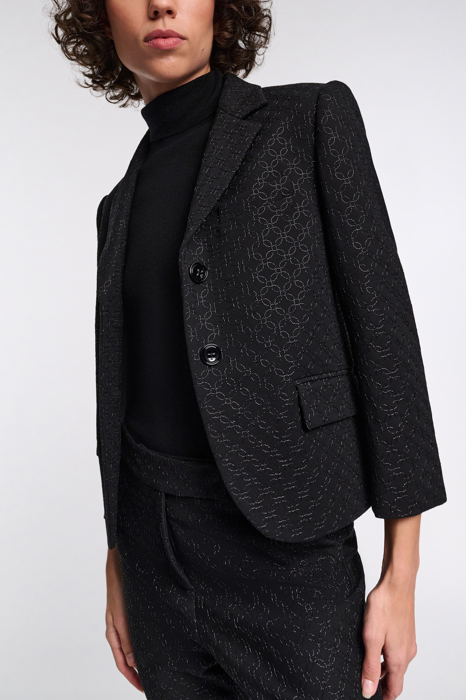 Dorothee Schumacher Mini-Blazer aus besticktem Punto Milano pure black