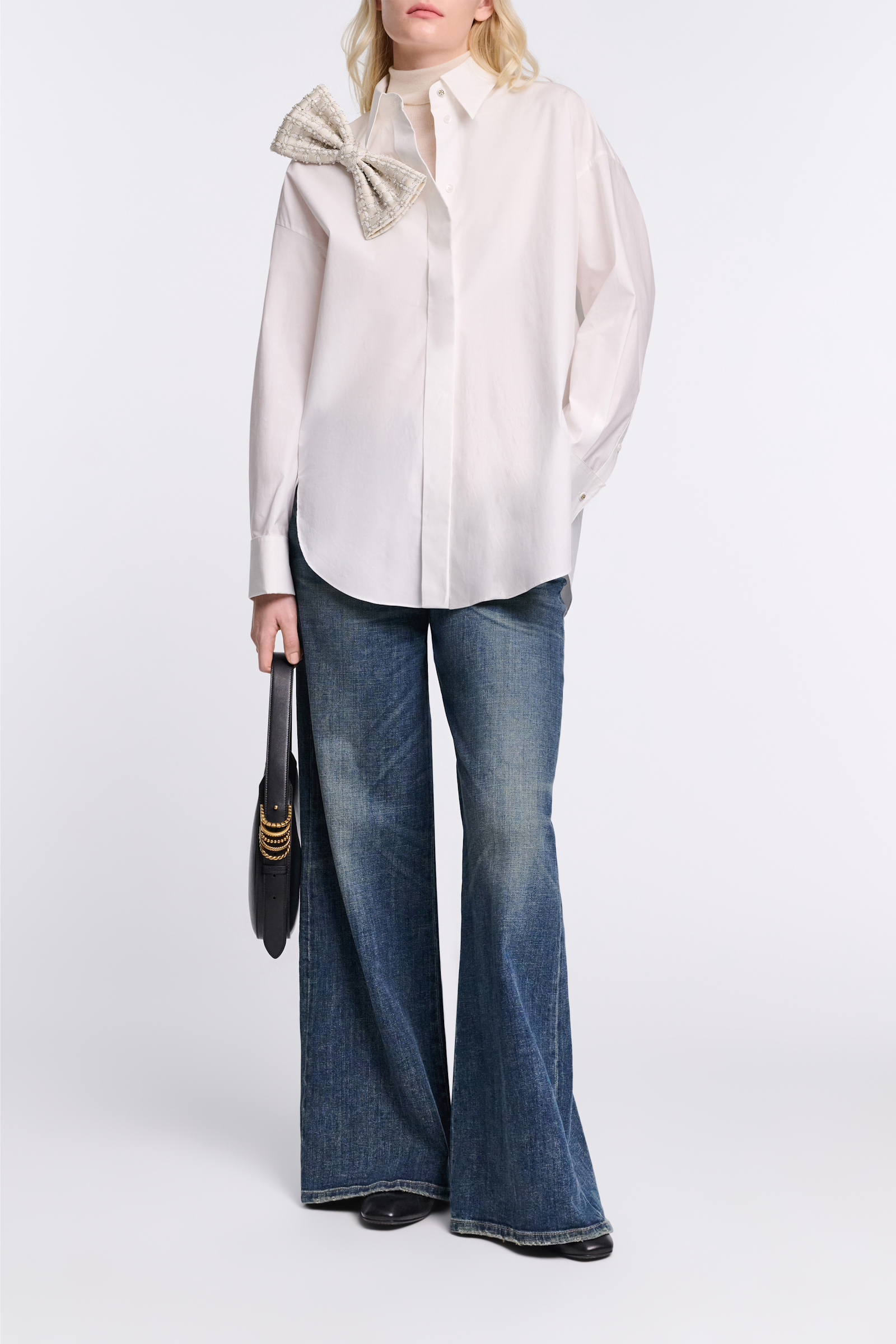 Dorothee Schumacher Hemd mit Bow-Brosche aus Baumwoll-Popeline white pearl