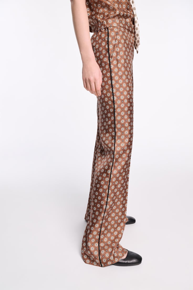 Dorothee Schumacher Hose aus bedrucktem Seidentwill brown big tie