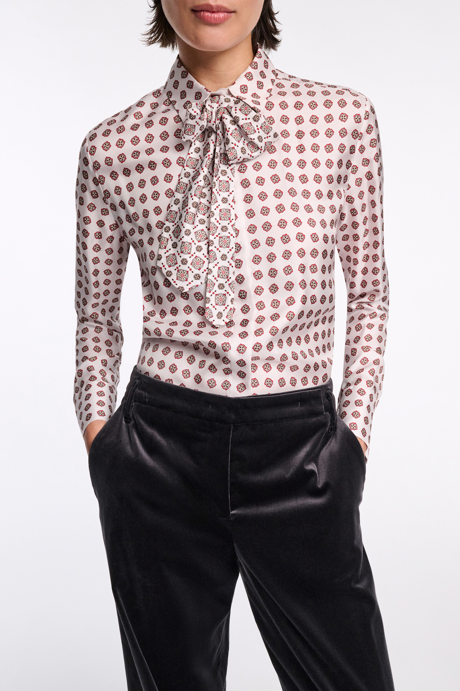 Dorothee Schumacher Bluse mit abnehmbarer Krawattenschleife aus bedrucktem Seidentwill rose mini tie