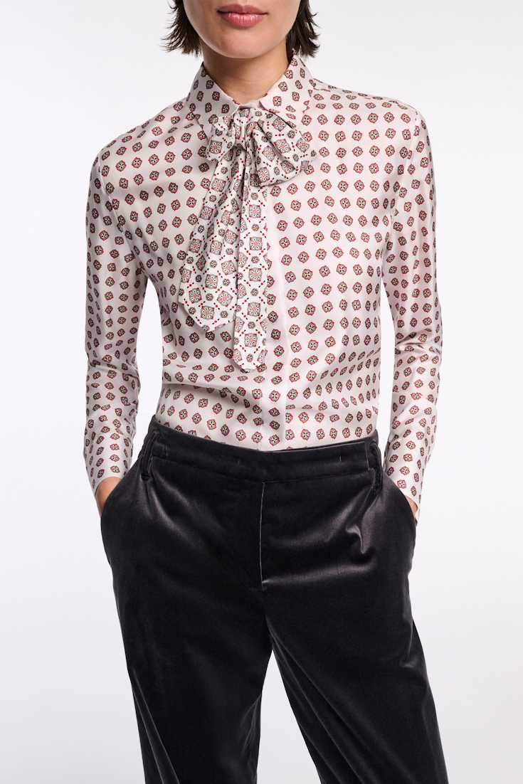 Dorothee Schumacher Bluse mit abnehmbarer Krawattenschleife aus bedrucktem Seidentwill rose mini tie