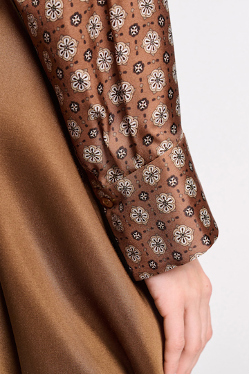 Dorothee Schumacher Printed silk twill shirt brown big tie
