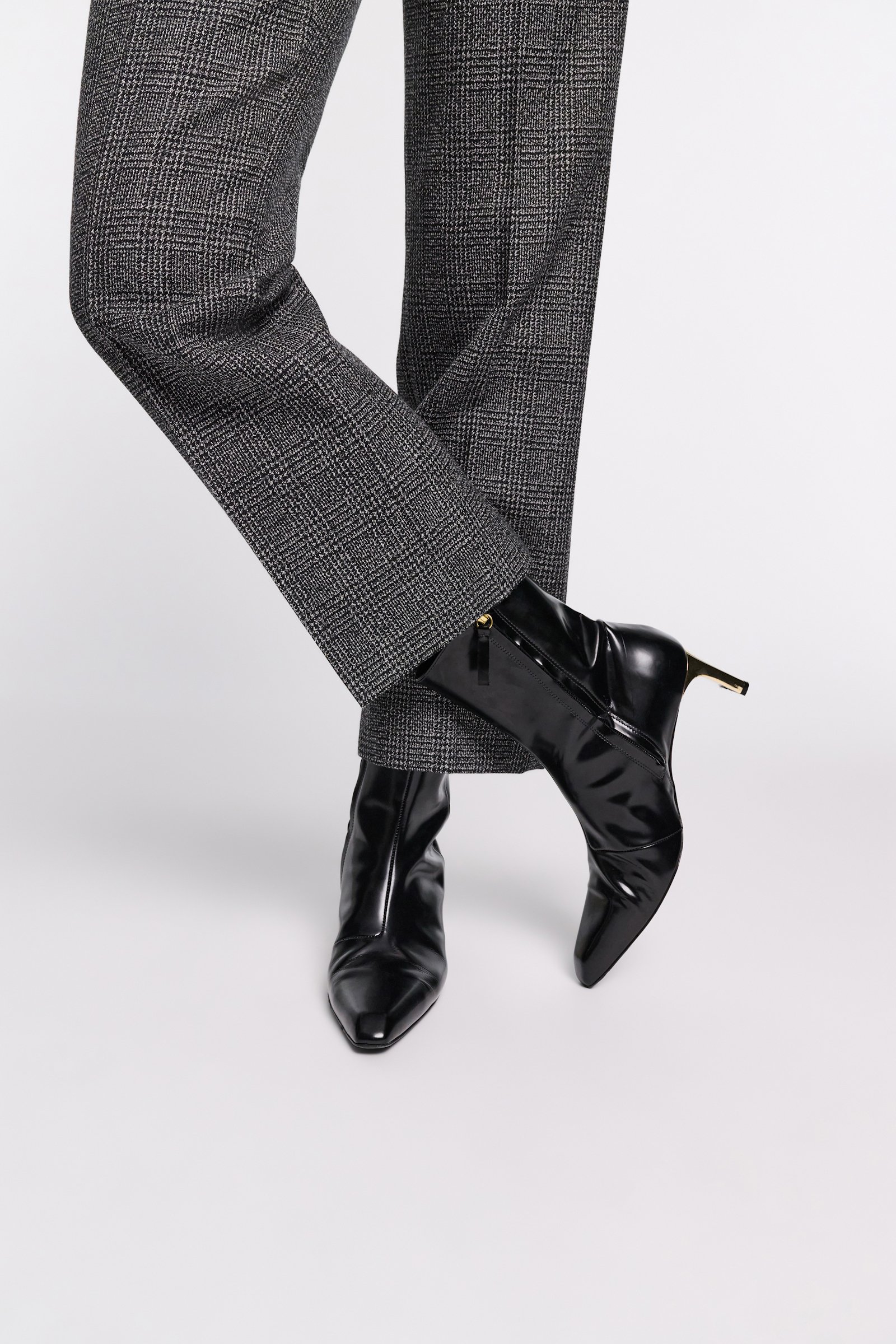 Dorothee Schumacher Ankle boots with golden heel pure black