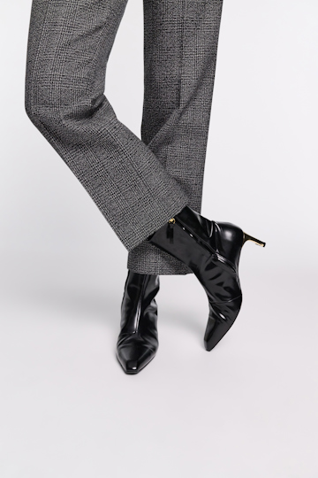 Dorothee Schumacher Ankle Boots mit goldenem Absatz pure black