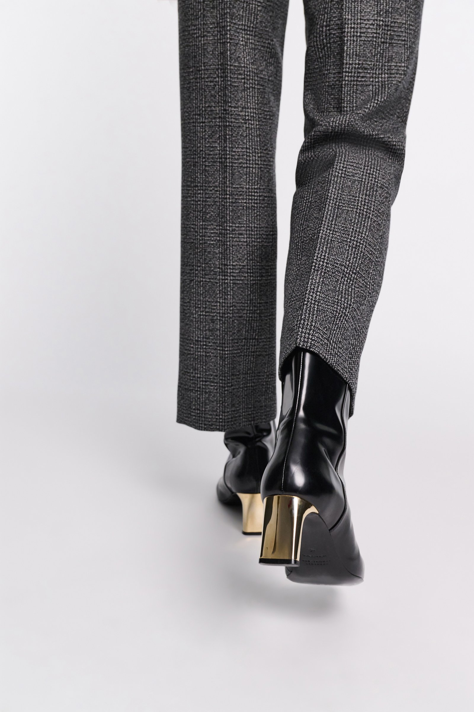 Dorothee Schumacher Ankle boots with golden heel pure black