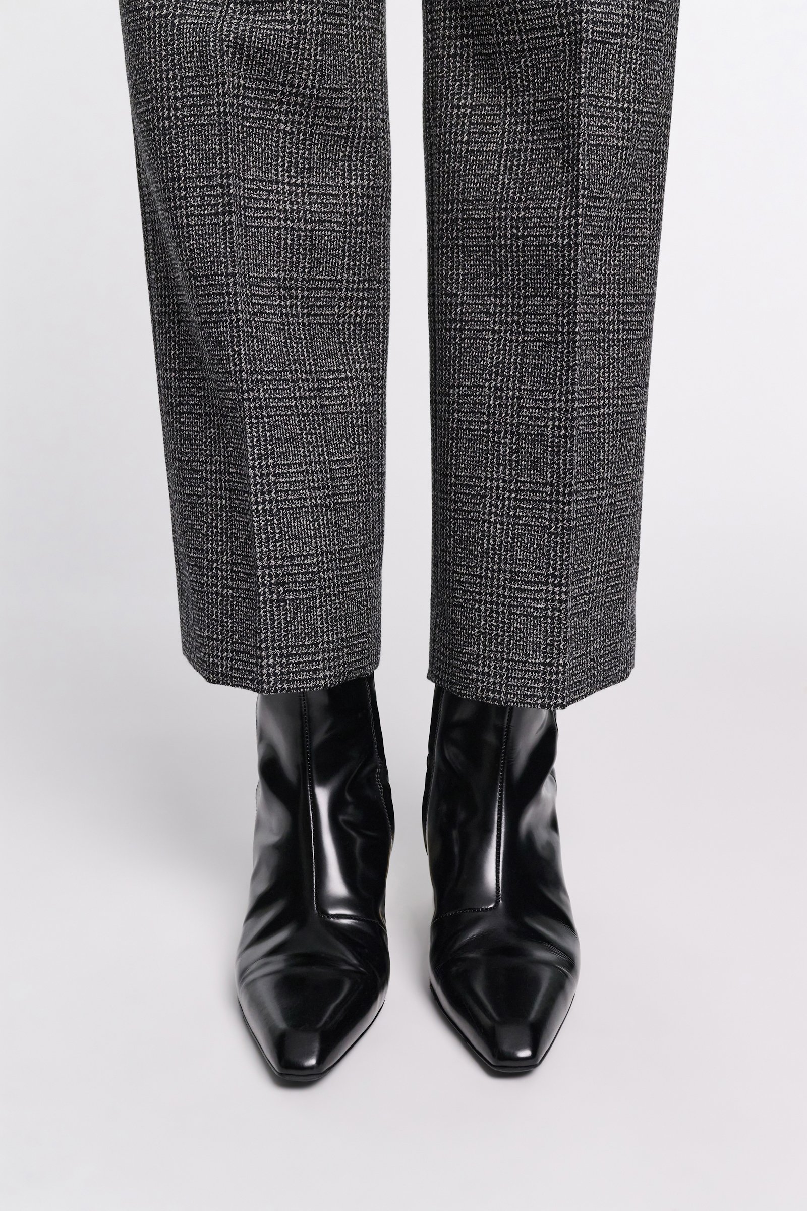 Dorothee Schumacher Ankle boots with golden heel pure black