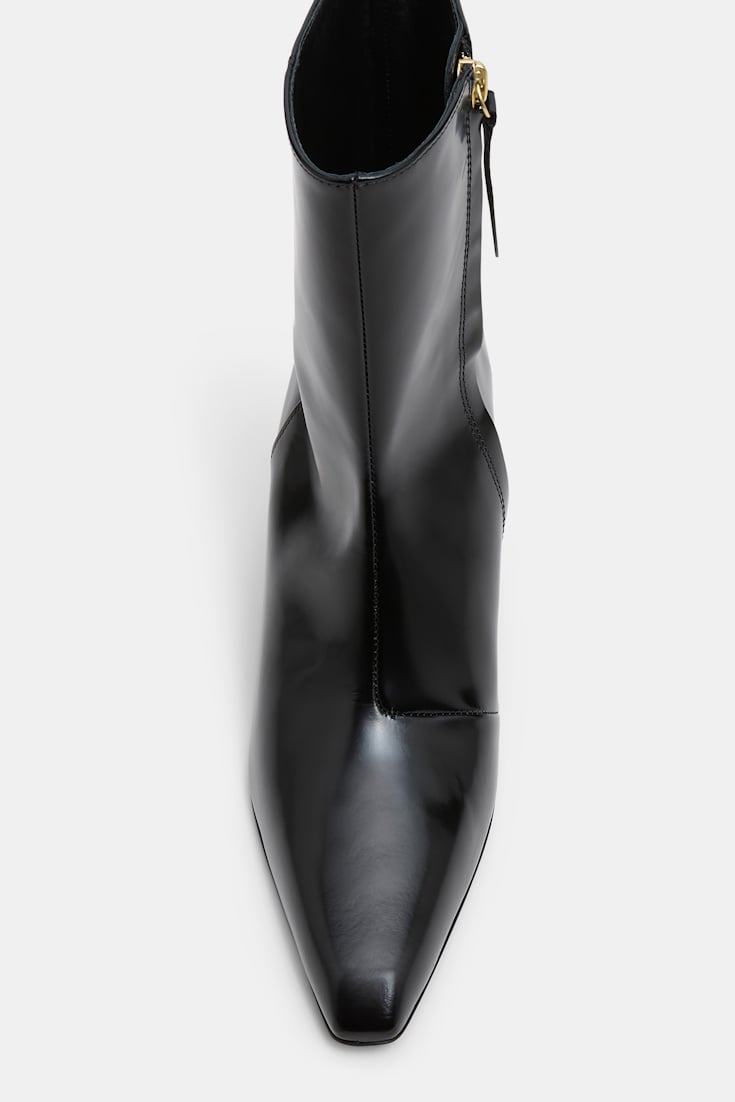 Dorothee Schumacher Ankle boots with golden heel pure black