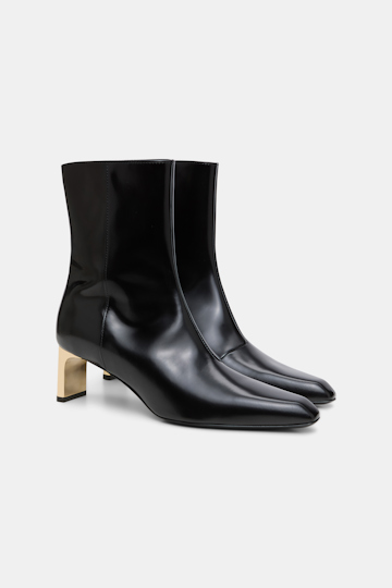 Dorothee Schumacher Ankle Boots mit goldenem Absatz pure black