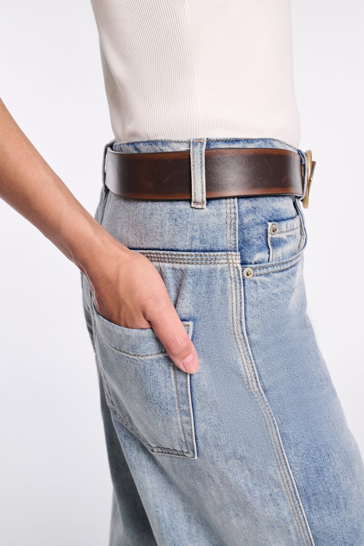 Dorothee Schumacher Gürtel mit Signature-Schließe und gebürstetem Effekt choco black