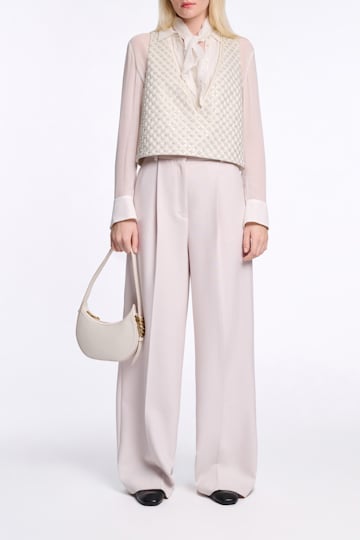 Dorothee Schumacher Triangular scarf with twisted edge details camellia white