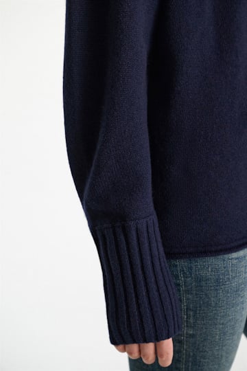 Dorothee Schumacher Turtleneck pullover in Merino-cashmere true navy